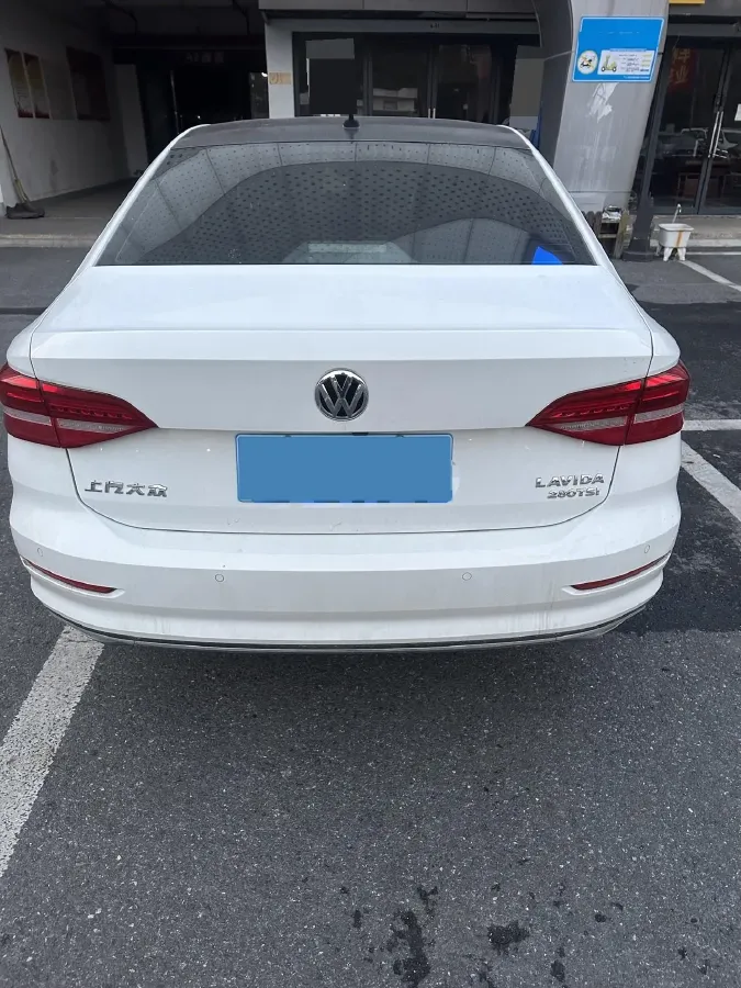 2018 Skoda Karoq 1.4T 150HP L4 7DCT,autocango,china used car exporter,china ev exporter,chinese used car exporter,chinese used ev exporter