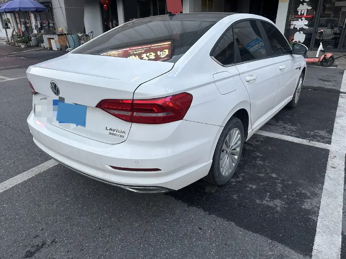 2018 Skoda Karoq 1.4T 150HP L4 7DCT,autocango,china used car exporter,china ev exporter,chinese used car exporter,chinese used ev exporter