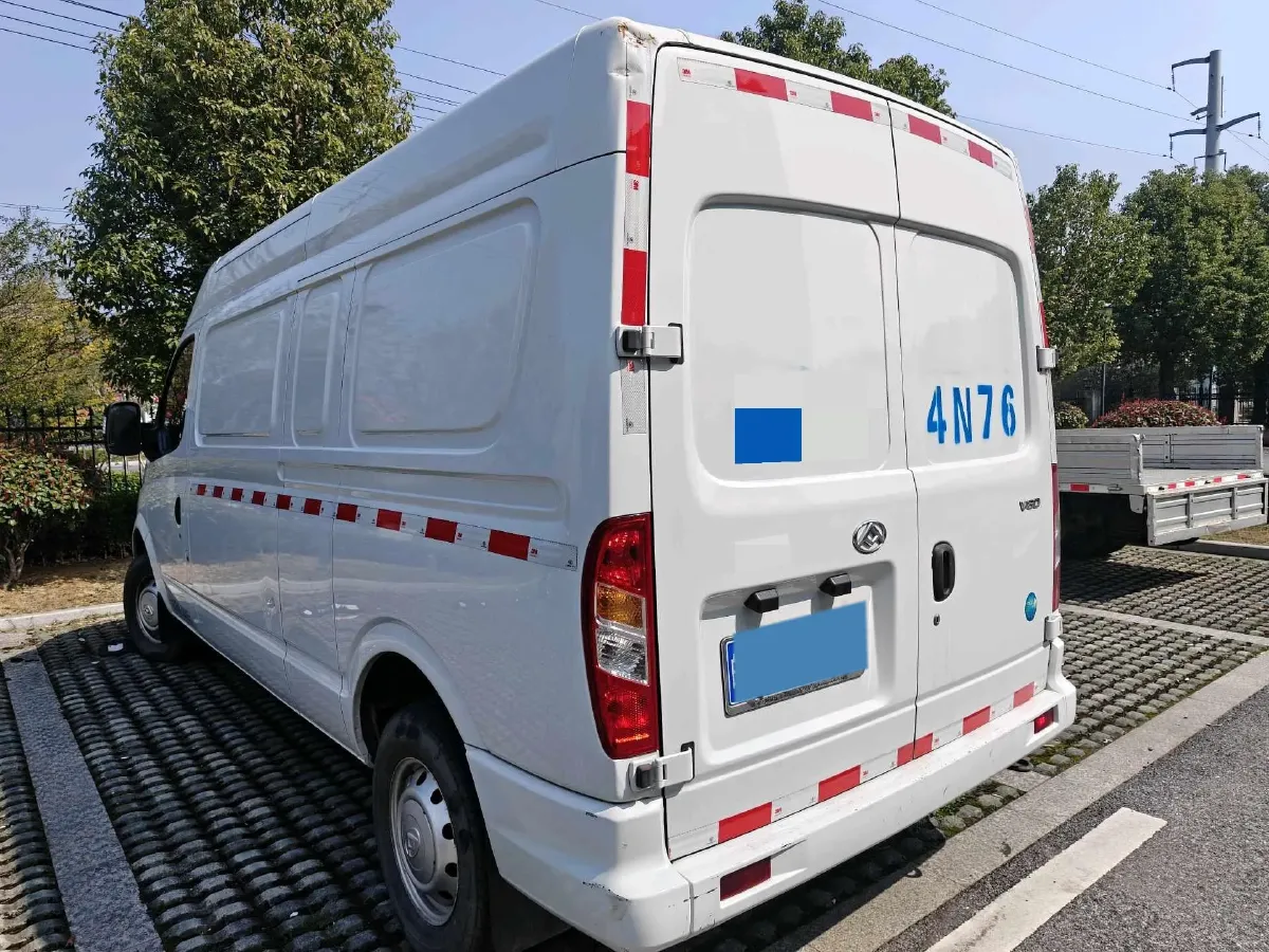 2021 MAXUS XinTu V80 2.0T 139HP L4 6MT,autocango,china used car exporter,china ev exporter,chinese used car exporter,chinese used ev exporter