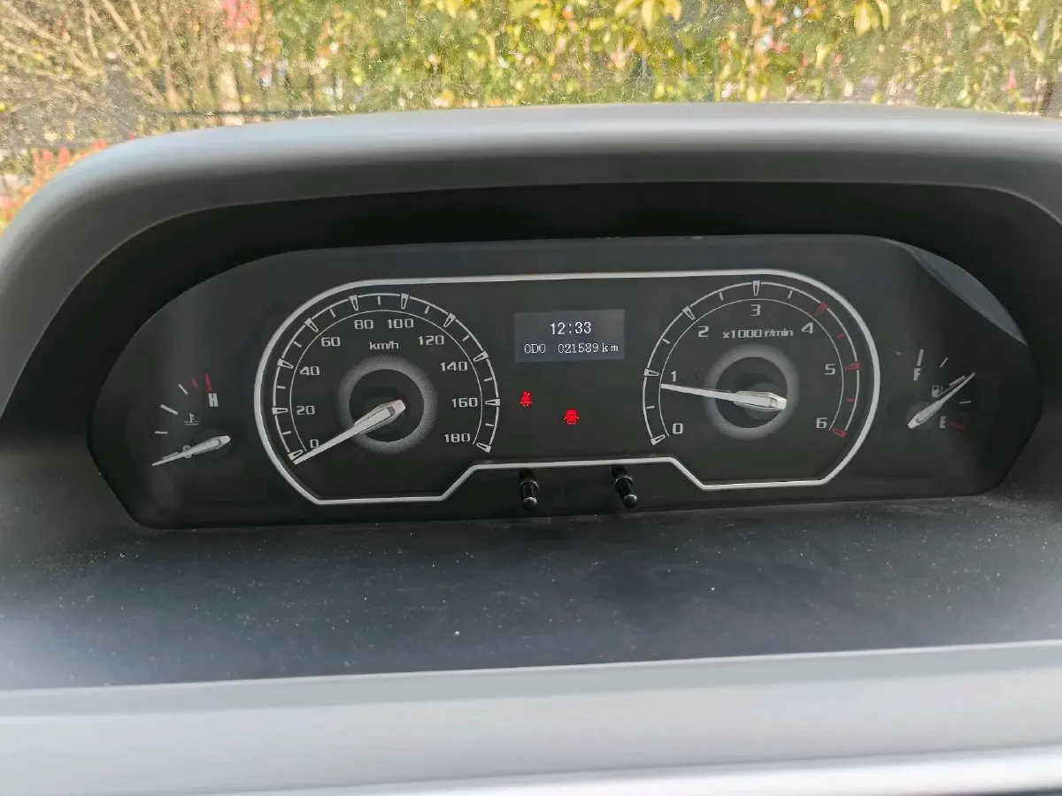 2021 MAXUS XinTu V80 2.0T 139HP L4 6MT,autocango,china used car exporter,china ev exporter,chinese used car exporter,chinese used ev exporter