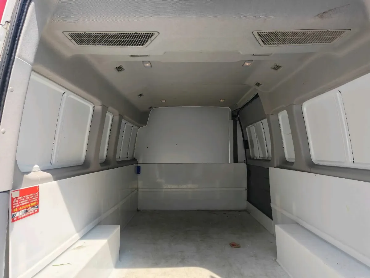 2021 MAXUS XinTu V80 2.0T 139HP L4 6MT,autocango,china used car exporter,china ev exporter,chinese used car exporter,chinese used ev exporter