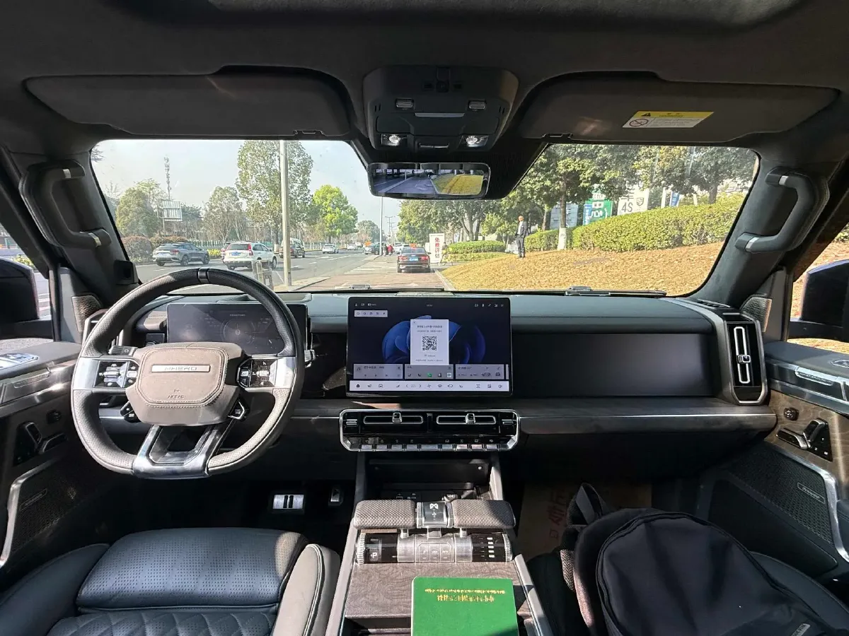 2023 M Hero 917 REEV 197HP 2AT REEV 65.8KWH,autocango,china used car exporter,china ev exporter,chinese used car exporter,chinese used ev exporter