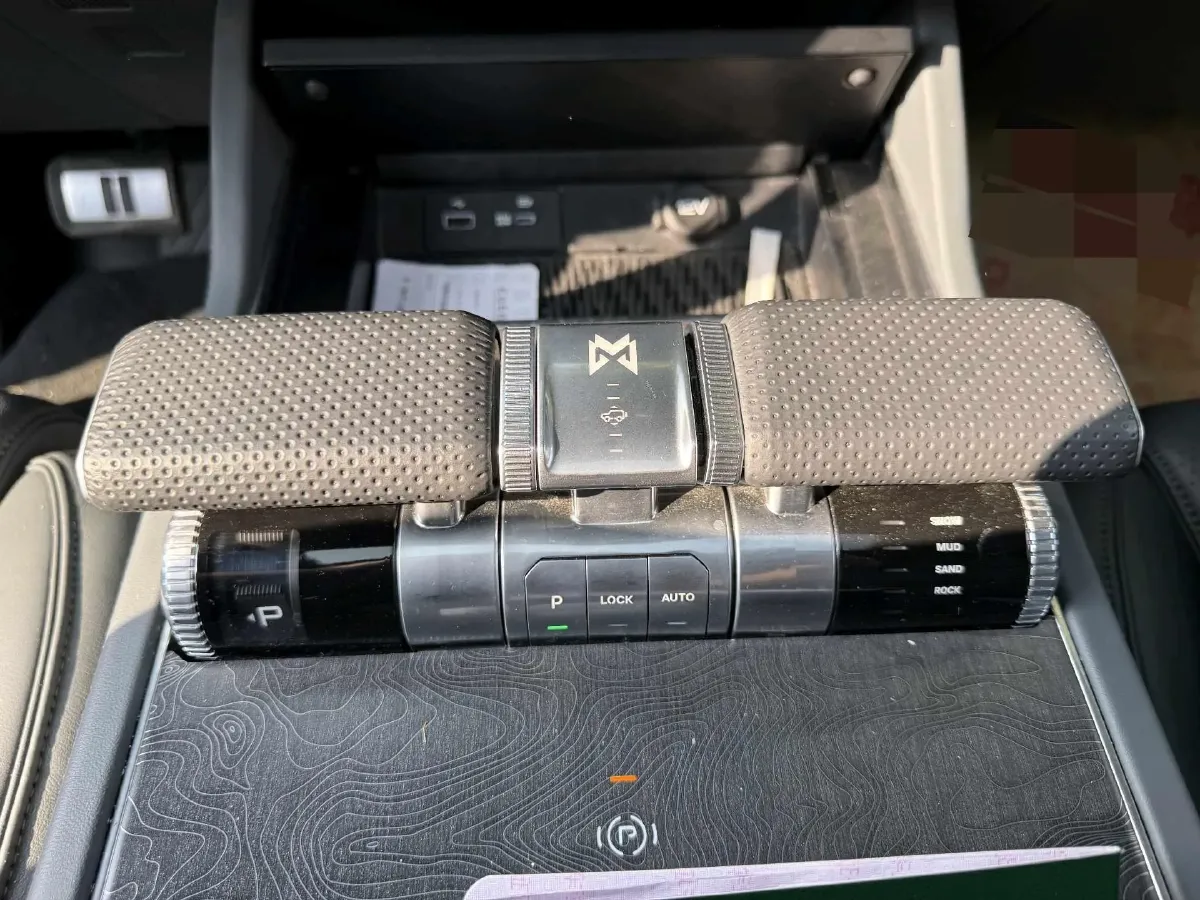 2023 M Hero 917 REEV 197HP 2AT REEV 65.8KWH,autocango,china used car exporter,china ev exporter,chinese used car exporter,chinese used ev exporter