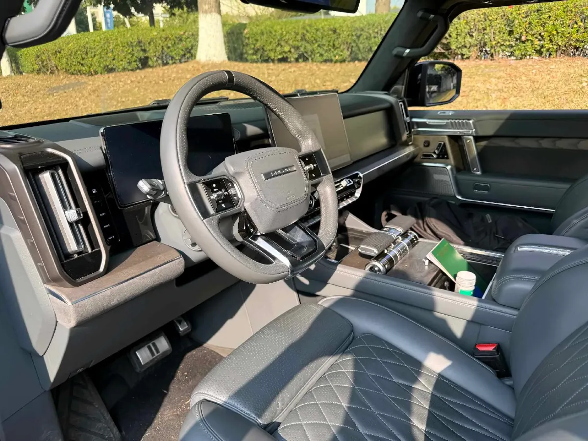 2023 M Hero 917 REEV 197HP 2AT REEV 65.8KWH,autocango,china used car exporter,china ev exporter,chinese used car exporter,chinese used ev exporter