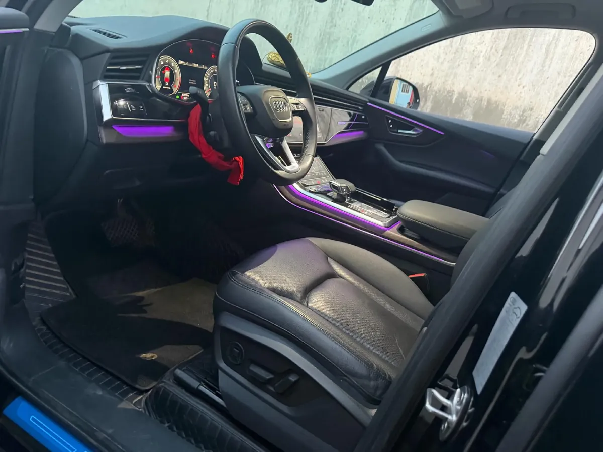 2022 Audi Q7 2.0T 245HP L4 8AT,autocango,china used car exporter,china ev exporter,chinese used car exporter,chinese used ev exporter