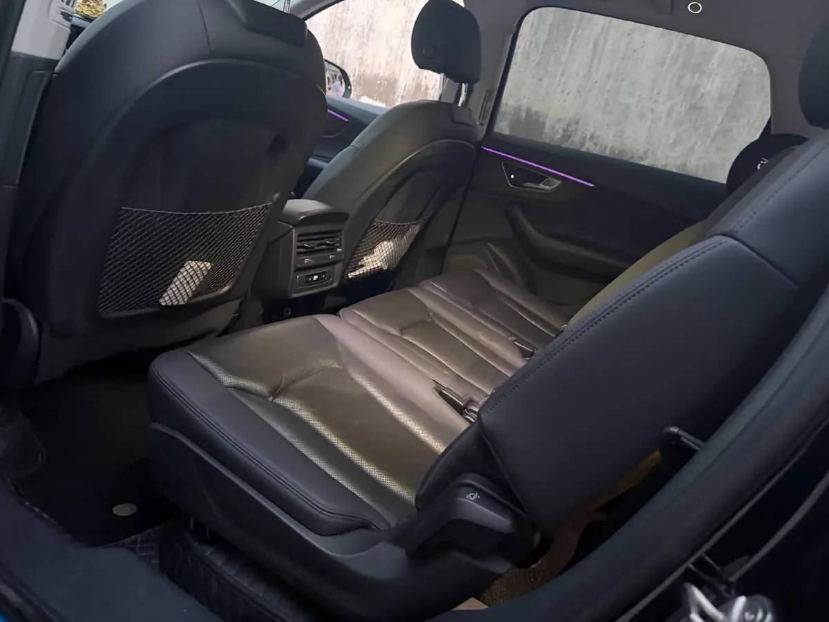 2022 Audi Q7 2.0T 245HP L4 8AT,autocango,china used car exporter,china ev exporter,chinese used car exporter,chinese used ev exporter