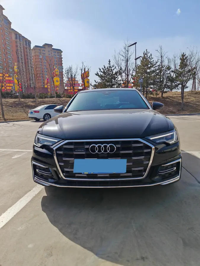 2025 Audi A6L 2.0T 245HP L4 7DCT,autocango,china used car exporter,china ev exporter,chinese used car exporter,chinese used ev exporter