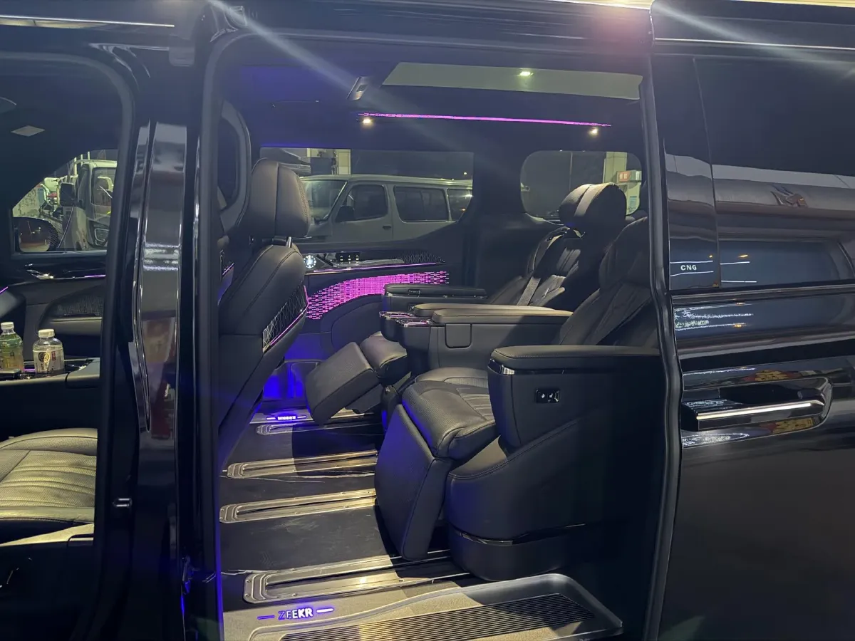 2022 Zeekr 009 BEV 116KWH,autocango,china used car exporter,china ev exporter,chinese used car exporter,chinese used ev exporter