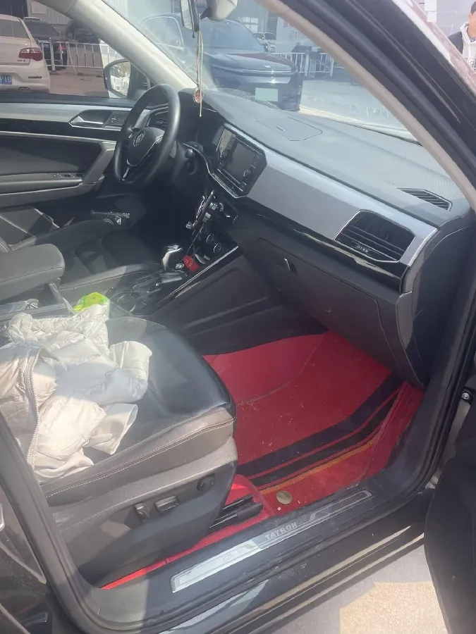 2019 Jeep Cherokee 2.0T 234HP L4 9AT,autocango,china used car exporter,china ev exporter,chinese used car exporter,chinese used ev exporter