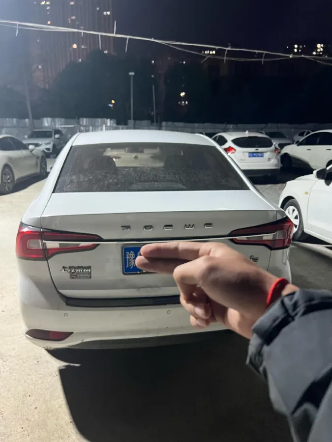 2020 Roewe i5 1.5L 120HP L4 5MT,autocango,china used car exporter,china ev exporter,chinese used car exporter,chinese used ev exporter