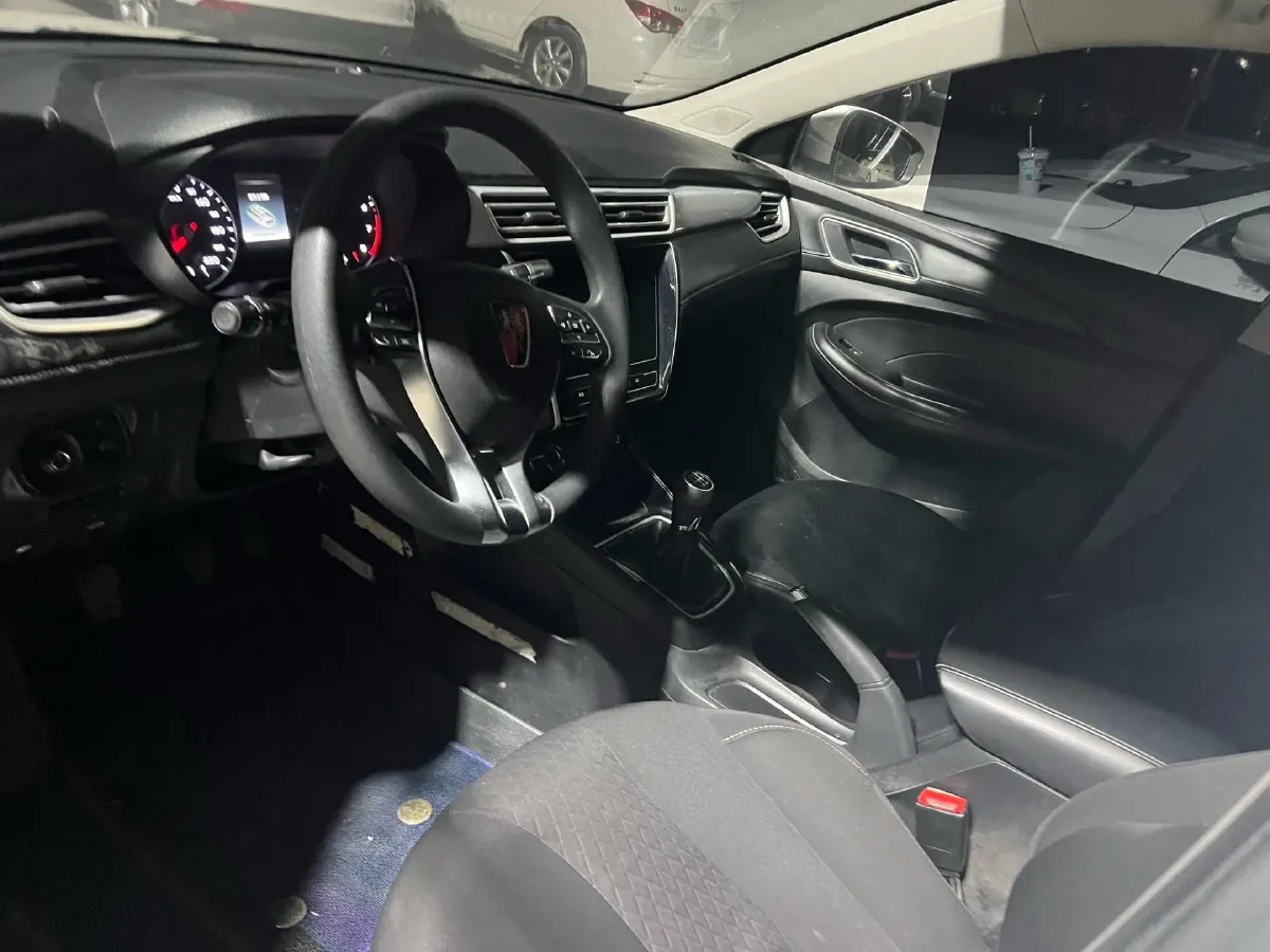 2020 Roewe i5 1.5L 120HP L4 5MT,autocango,china used car exporter,china ev exporter,chinese used car exporter,chinese used ev exporter