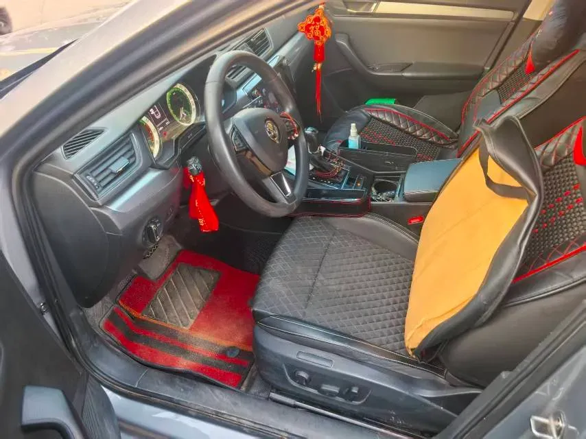 2018 Skoda Superb 1.8T 180HP L4 7DCT,autocango,china used car exporter,china ev exporter,chinese used car exporter,chinese used ev exporter