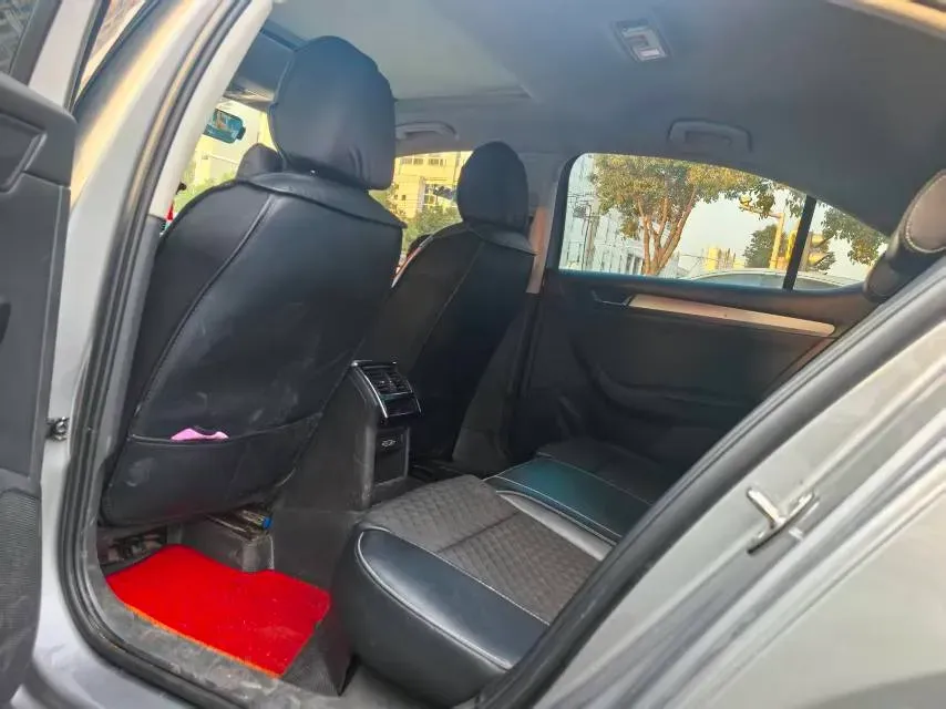 2018 Skoda Superb 1.8T 180HP L4 7DCT,autocango,china used car exporter,china ev exporter,chinese used car exporter,chinese used ev exporter