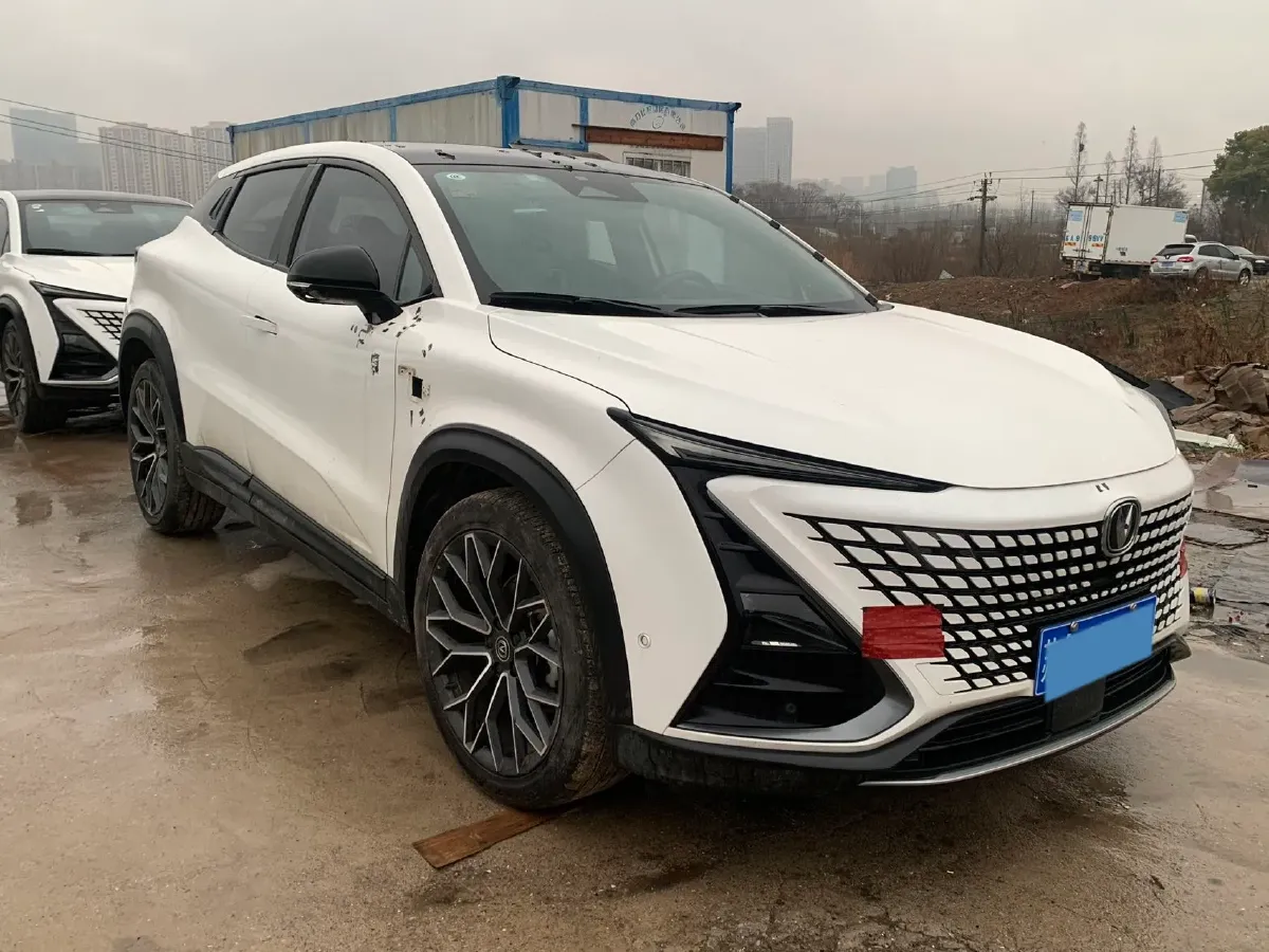 2022 ChangAn UNI-T 1.5T 188HP L4 7DCT,autocango,china used car exporter,china ev exporter,chinese used car exporter,chinese used ev exporter
