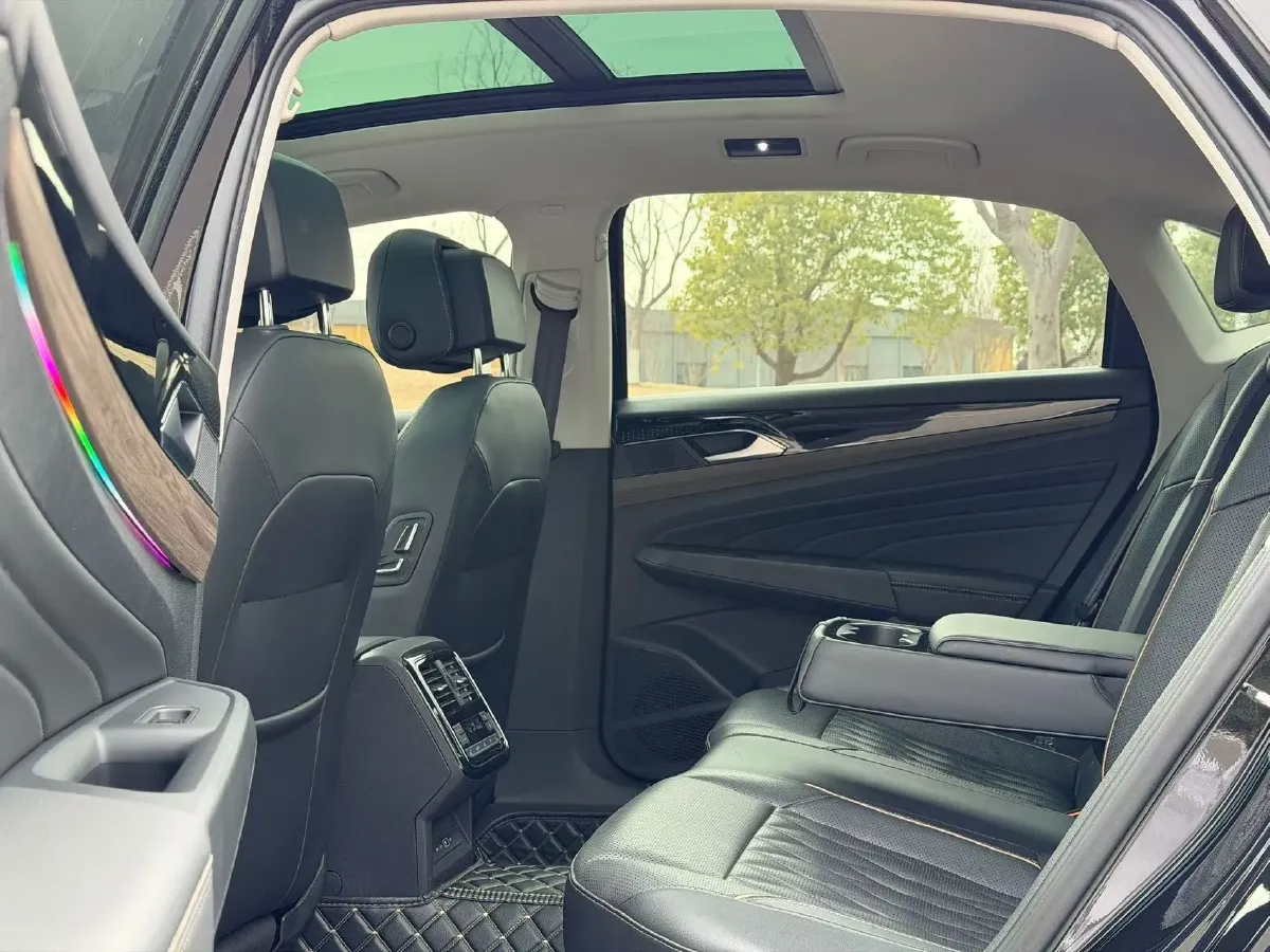 2021 Volkswagen Passat 2.0T 186HP L4 7DCT,autocango,china used car exporter,china ev exporter,chinese used car exporter,chinese used ev exporter