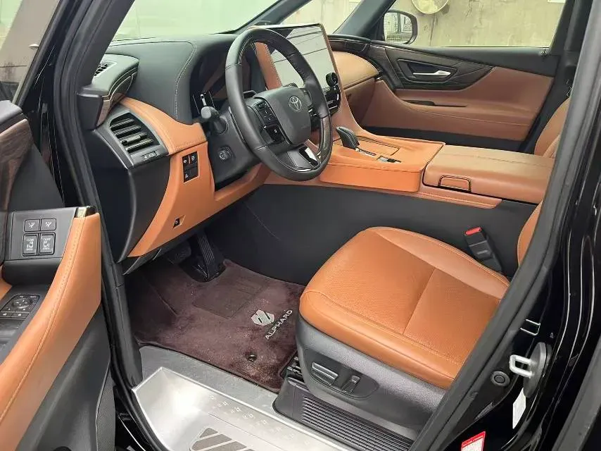 2024 Toyota Alphard 2.5L 190HP L4 E-CVT Hybrid,autocango,china used car exporter,china ev exporter,chinese used car exporter,chinese used ev exporter