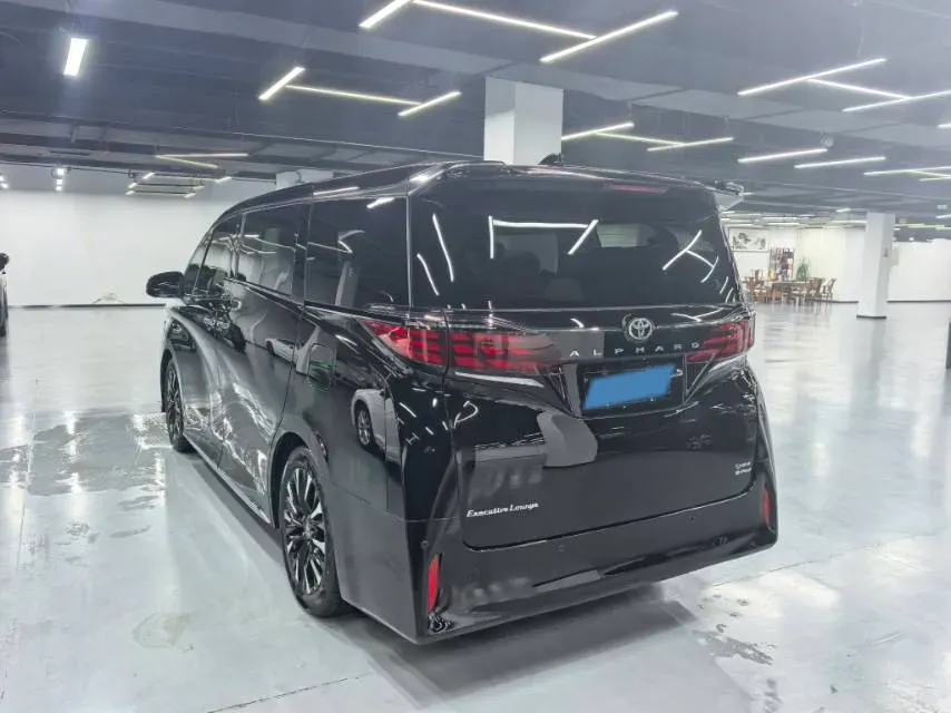 2024 Toyota Alphard 2.5L 190HP L4 E-CVT Hybrid,autocango,china used car exporter,china ev exporter,chinese used car exporter,chinese used ev exporter