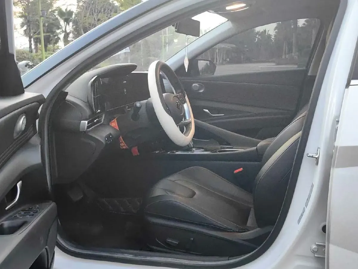 2021 Hyundai Elantra 1.5L 115HP L4 CVT,autocango,china used car exporter,china ev exporter,chinese used car exporter,chinese used ev exporter