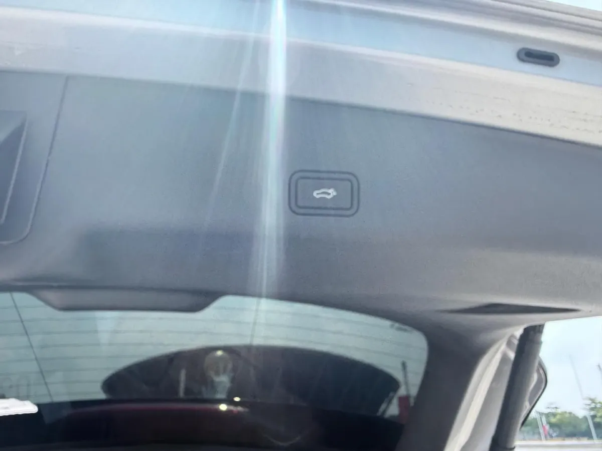 2021 Geely Monjaro 2.0T 218HP L4 7DCT,autocango,china used car exporter,china ev exporter,chinese used car exporter,chinese used ev exporter