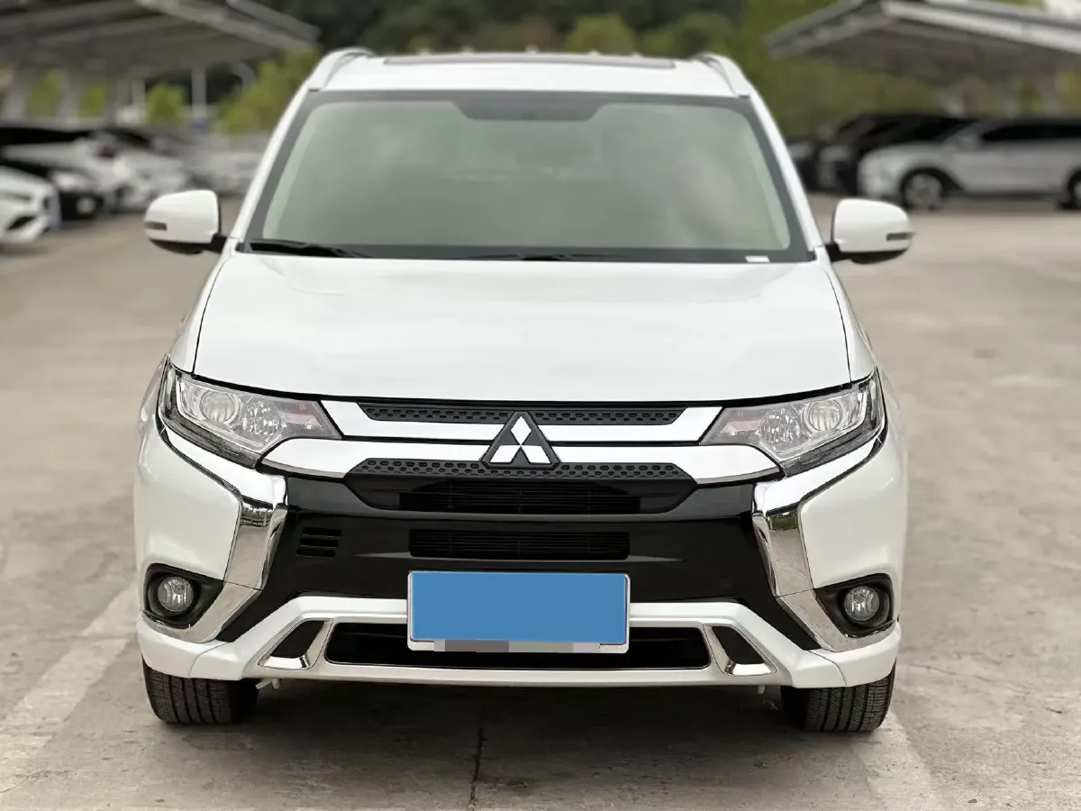 2021 Mitsubishi Outlander 2.0L 166HP L4 CVT,autocango,china used car exporter,china ev exporter,chinese used car exporter,chinese used ev exporter