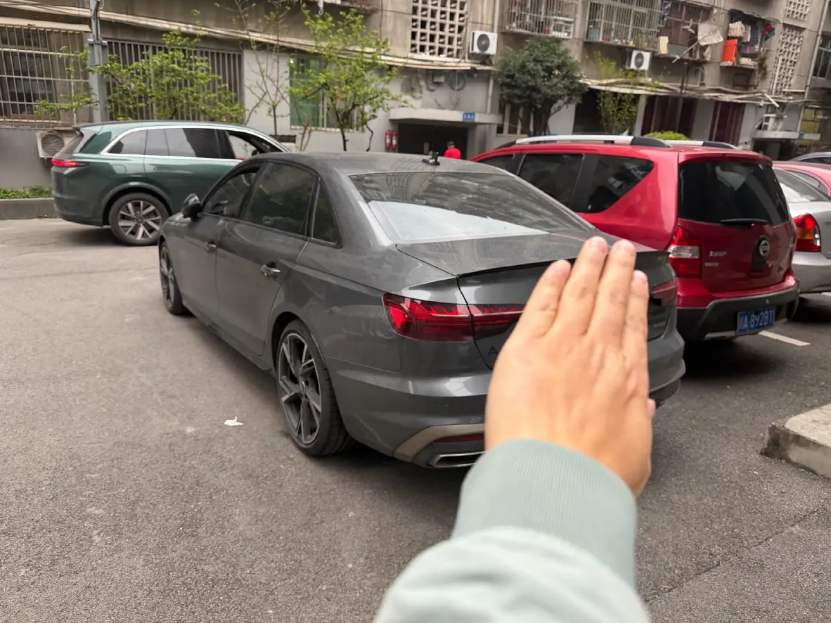 2024 Audi A4L 2.0T 190HP L4 7DCT,autocango,china used car exporter,china ev exporter,chinese used car exporter,chinese used ev exporter