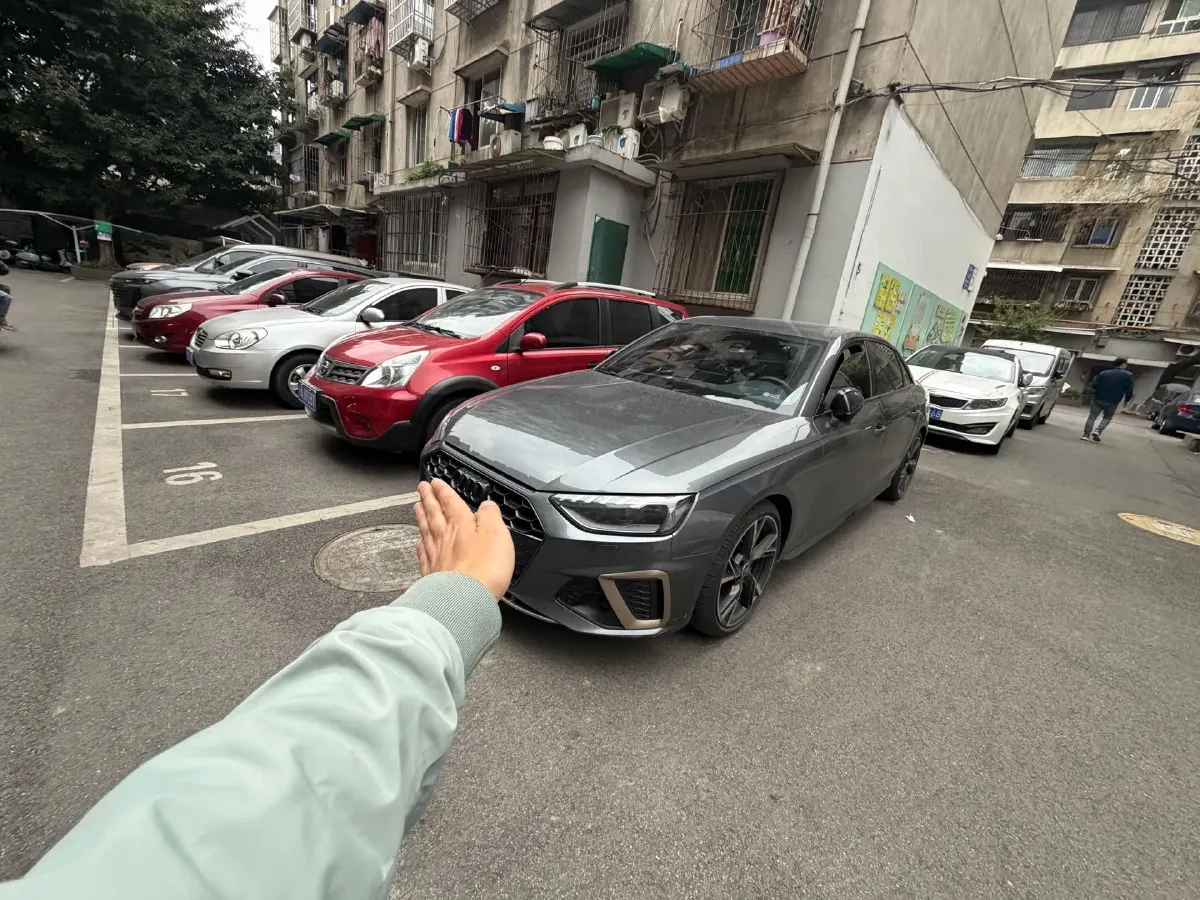 2024 Audi A4L 2.0T 190HP L4 7DCT,autocango,china used car exporter,china ev exporter,chinese used car exporter,chinese used ev exporter