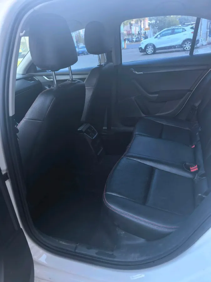 2017 Skoda Octavia 1.6L 110HP L4 6AT,autocango,china used car exporter,china ev exporter,chinese used car exporter,chinese used ev exporter