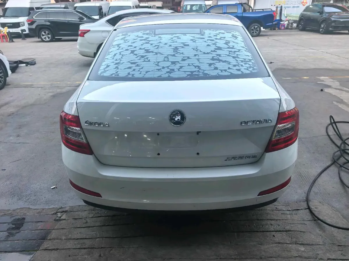 2017 Skoda Octavia 1.6L 110HP L4 6AT,autocango,china used car exporter,china ev exporter,chinese used car exporter,chinese used ev exporter