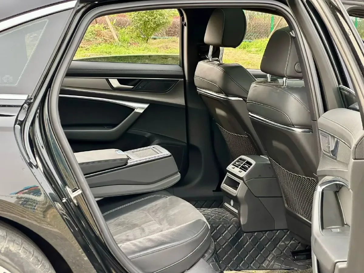 2021 Audi A6L 2.0T 190HP L4 7DCT,autocango,china used car exporter,china ev exporter,chinese used car exporter,chinese used ev exporter