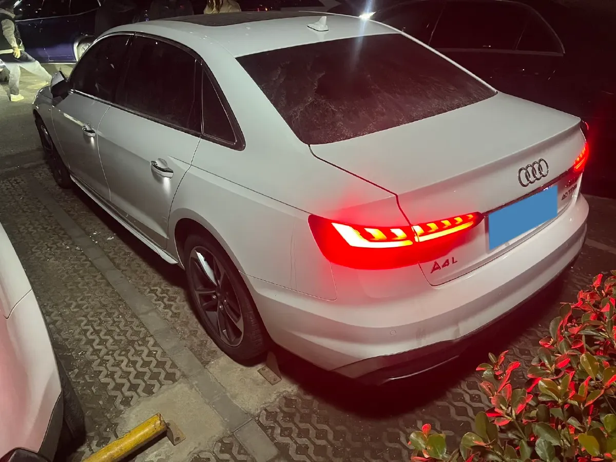 2020 Audi A4L 2.0T 190HP L4 7DCT,autocango,china used car exporter,china ev exporter,chinese used car exporter,chinese used ev exporter