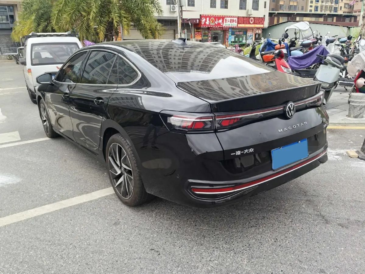2024 Volkswagen Magotan 2.0T 220HP L4 7DCT,autocango,china used car exporter,china ev exporter,chinese used car exporter,chinese used ev exporter