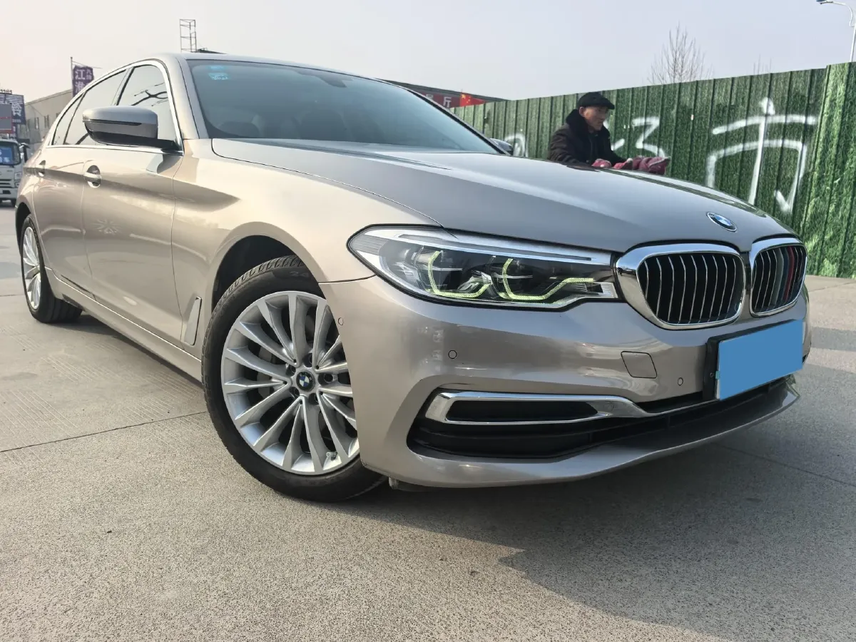 2020 BMW 5 Series 2.0T 252HP L4 8AT,autocango,china used car exporter,china ev exporter,chinese used car exporter,chinese used ev exporter