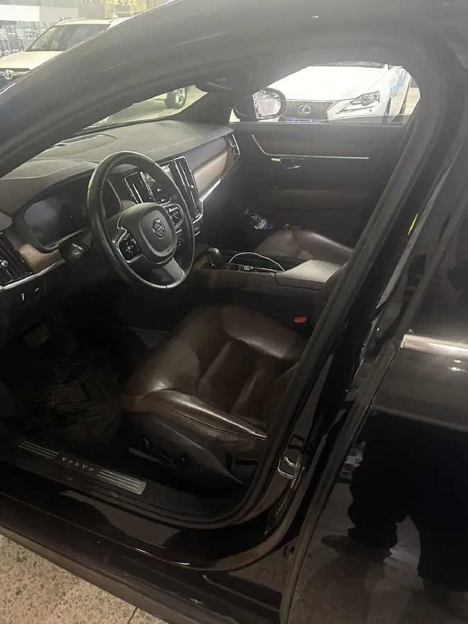 2021 Volvo S90 2.0T 250HP L4 8AT,autocango,china used car exporter,china ev exporter,chinese used car exporter,chinese used ev exporter
