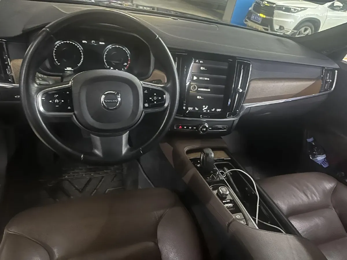 2021 Volvo S90 2.0T 250HP L4 8AT,autocango,china used car exporter,china ev exporter,chinese used car exporter,chinese used ev exporter