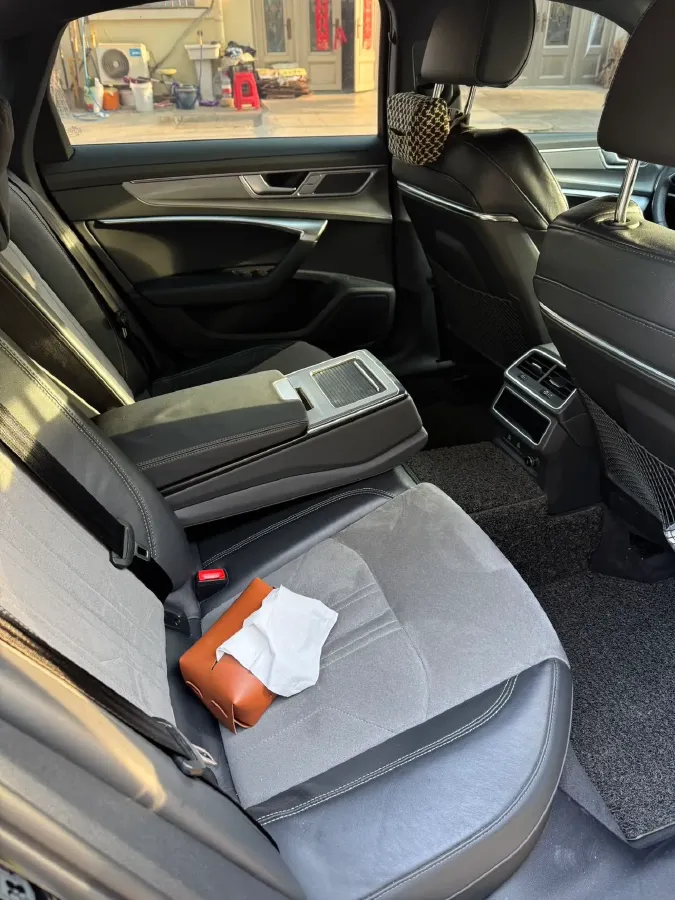 2023 Audi A6L 2.0T 245HP L4 7DCT,autocango,china used car exporter,china ev exporter,chinese used car exporter,chinese used ev exporter