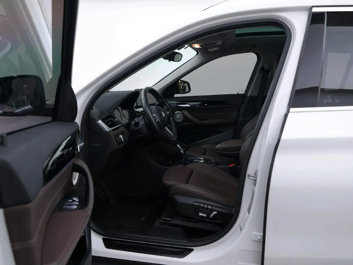 2021 BMW X1 2.0T 192HP L4 7DCT,autocango,china used car exporter,china ev exporter,chinese used car exporter,chinese used ev exporter