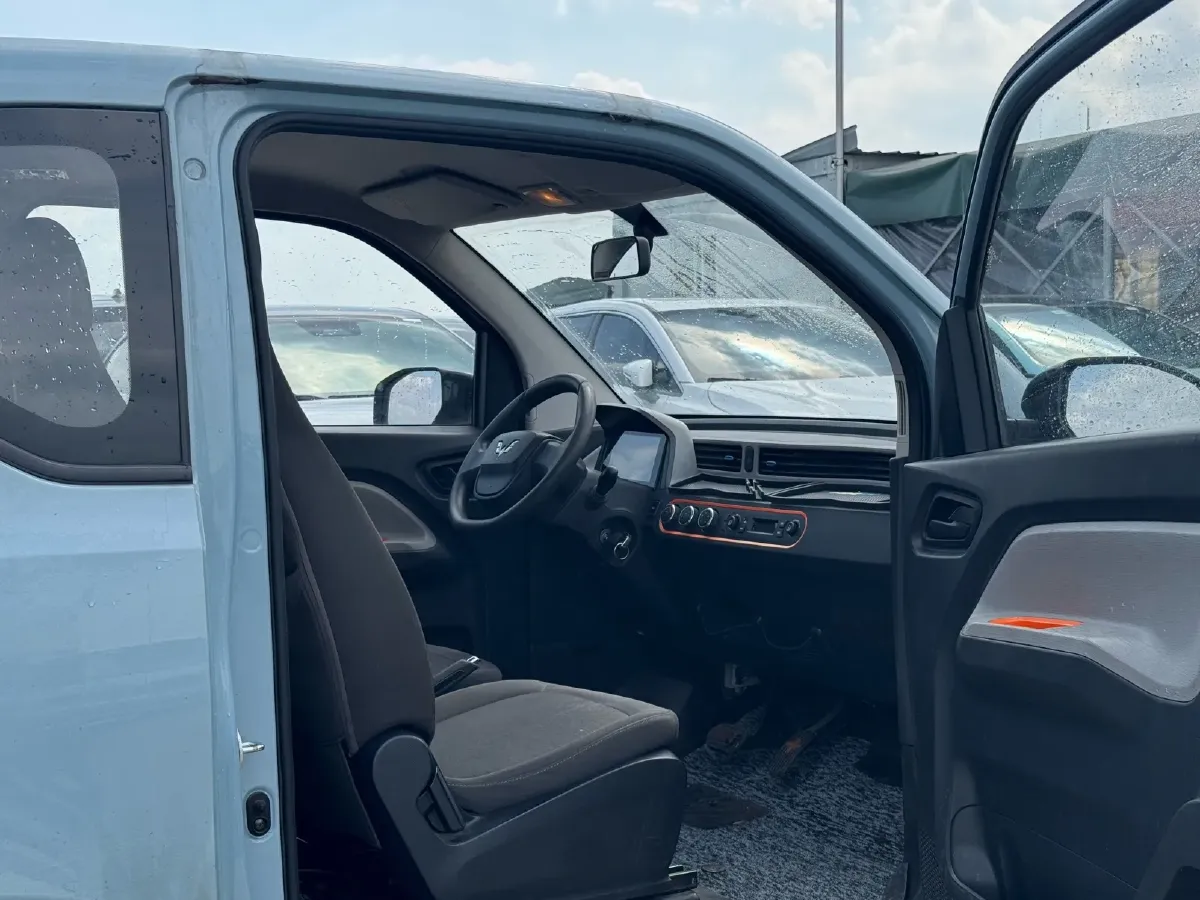 2020 WuLing HongGuang MINI EV BEV 13.8KWH,autocango,china used car exporter,china ev exporter,chinese used car exporter,chinese used ev exporter