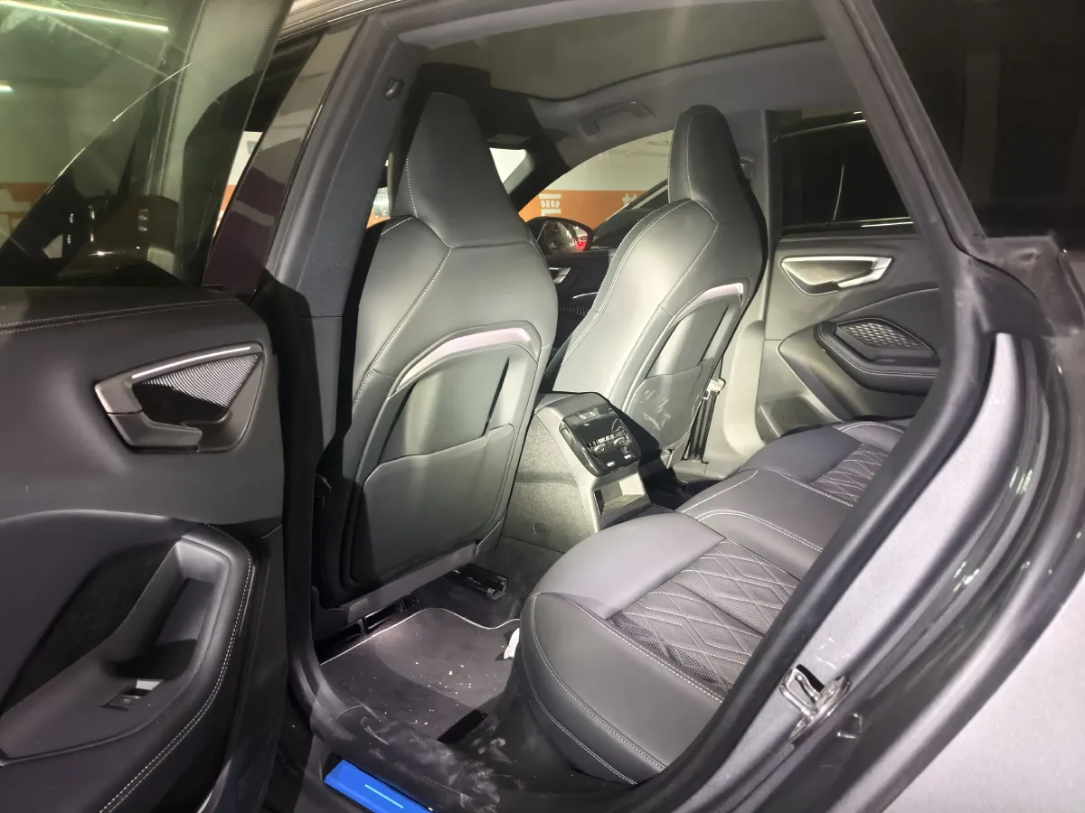 2026 Audi A5L Sportback 2.0T 204HP L4 7DCT,autocango,china used car exporter,china ev exporter,chinese used car exporter,chinese used ev exporter