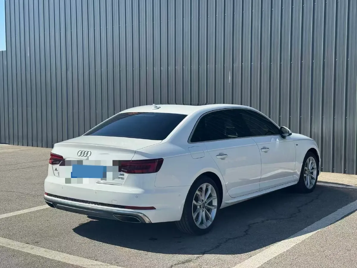 2019 Audi A4L 2.0T 190HP L4 7DCT,autocango,china used car exporter,china ev exporter,chinese used car exporter,chinese used ev exporter