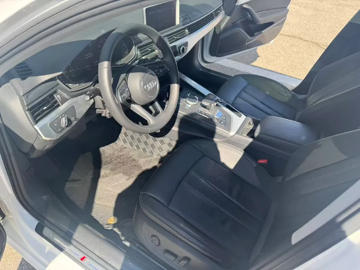 2019 Audi A4L 2.0T 190HP L4 7DCT,autocango,china used car exporter,china ev exporter,chinese used car exporter,chinese used ev exporter