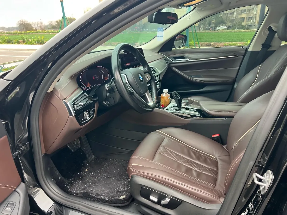 2020 BMW 5 Series 2.0T 252HP L4 8AT,autocango,china used car exporter,china ev exporter,chinese used car exporter,chinese used ev exporter