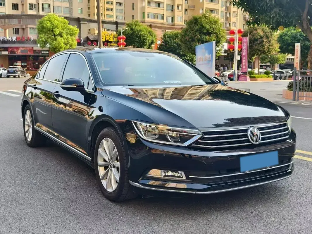 2018 Volkswagen Magotan 1.8T 180HP L4 7DCT,autocango,china used car exporter,china ev exporter,chinese used car exporter,chinese used ev exporter