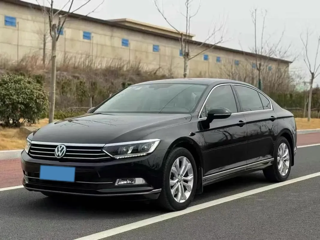 2018 Volkswagen Magotan 1.8T 180HP L4 7DCT,autocango,china used car exporter,china ev exporter,chinese used car exporter,chinese used ev exporter