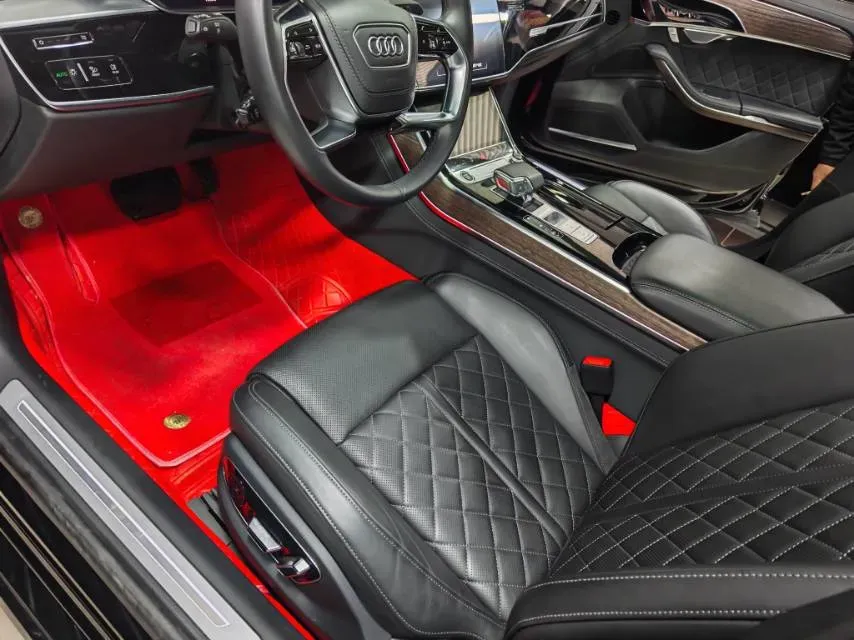 2022 Audi A8 3.0T 340HP V6 8AT,autocango,china used car exporter,china ev exporter,chinese used car exporter,chinese used ev exporter