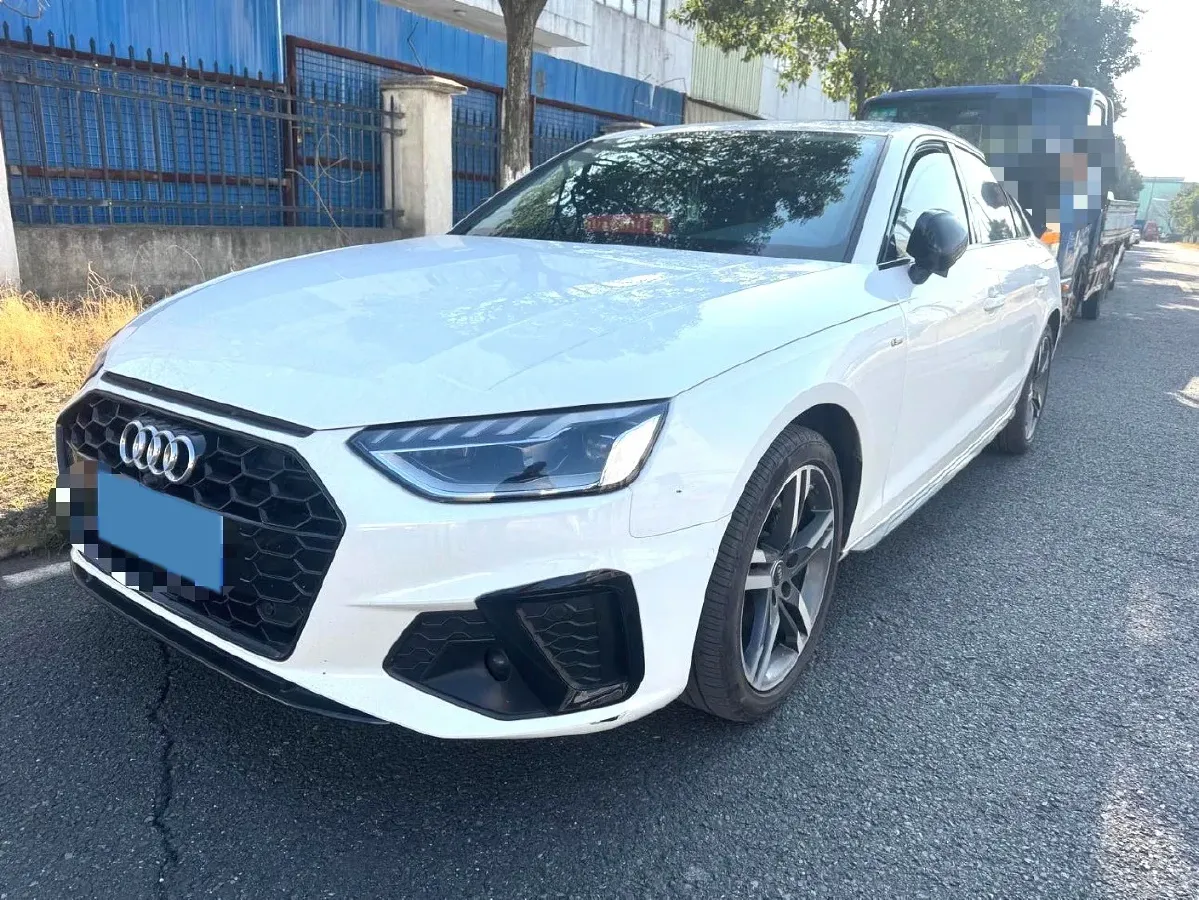 2022 Audi A4L 2.0T 190HP L4 7DCT,autocango,china used car exporter,china ev exporter,chinese used car exporter,chinese used ev exporter