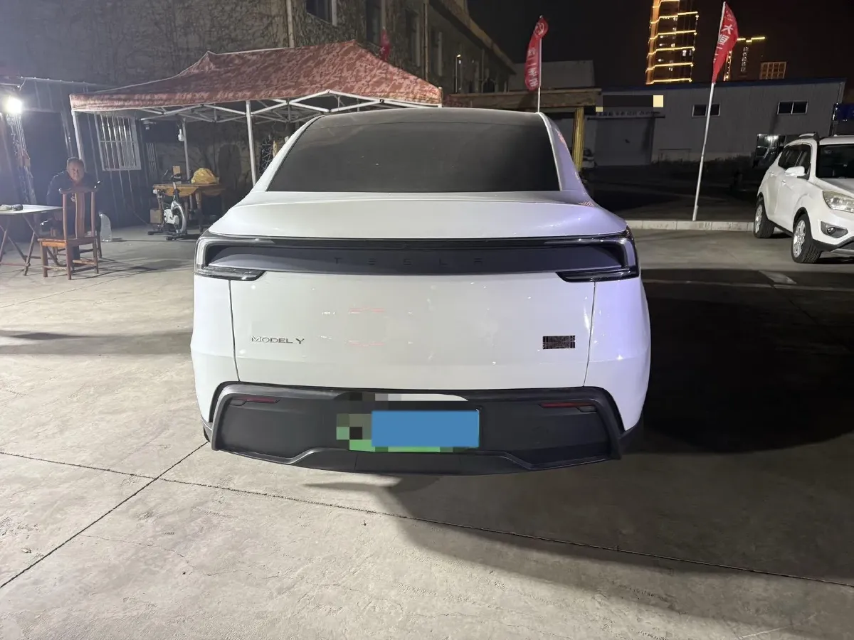2025 Tesla Model Y BEV 62.5KWH,autocango,china used car exporter,china ev exporter,chinese used car exporter,chinese used ev exporter