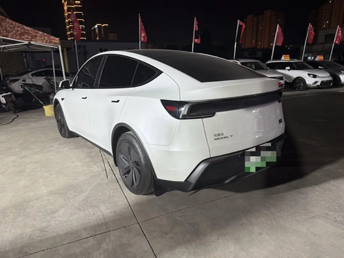 2025 Tesla Model Y BEV 62.5KWH,autocango,china used car exporter,china ev exporter,chinese used car exporter,chinese used ev exporter