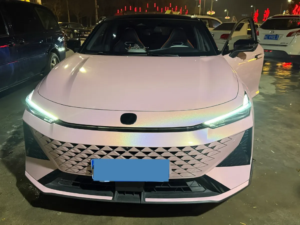 2024 ChangAn UNI-V 1.5T 188HP L4 7DCT,autocango,china used car exporter,china ev exporter,chinese used car exporter,chinese used ev exporter