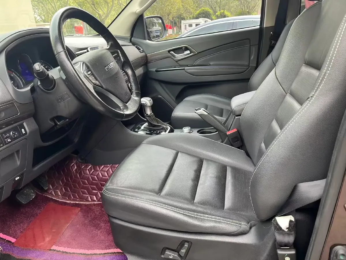 2018 Isuzu Mu-X 1.9T 163HP L4 6AT,autocango,china used car exporter,china ev exporter,chinese used car exporter,chinese used ev exporter