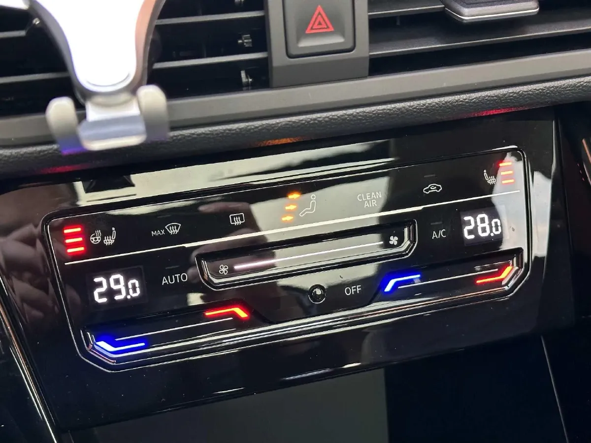 2020 Volkswagen Tayron 2.0T 186HP L4 7DCT,autocango,china used car exporter,china ev exporter,chinese used car exporter,chinese used ev exporter